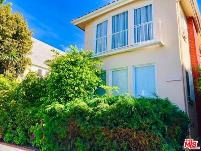 9550 W Olympic Blvd, Beverly Hills, CA