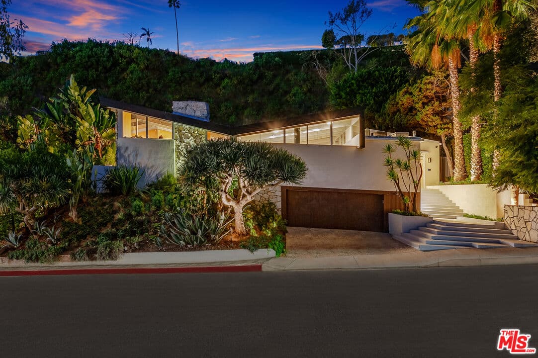 1411 Rising Glen Rd, Los Angeles, CA